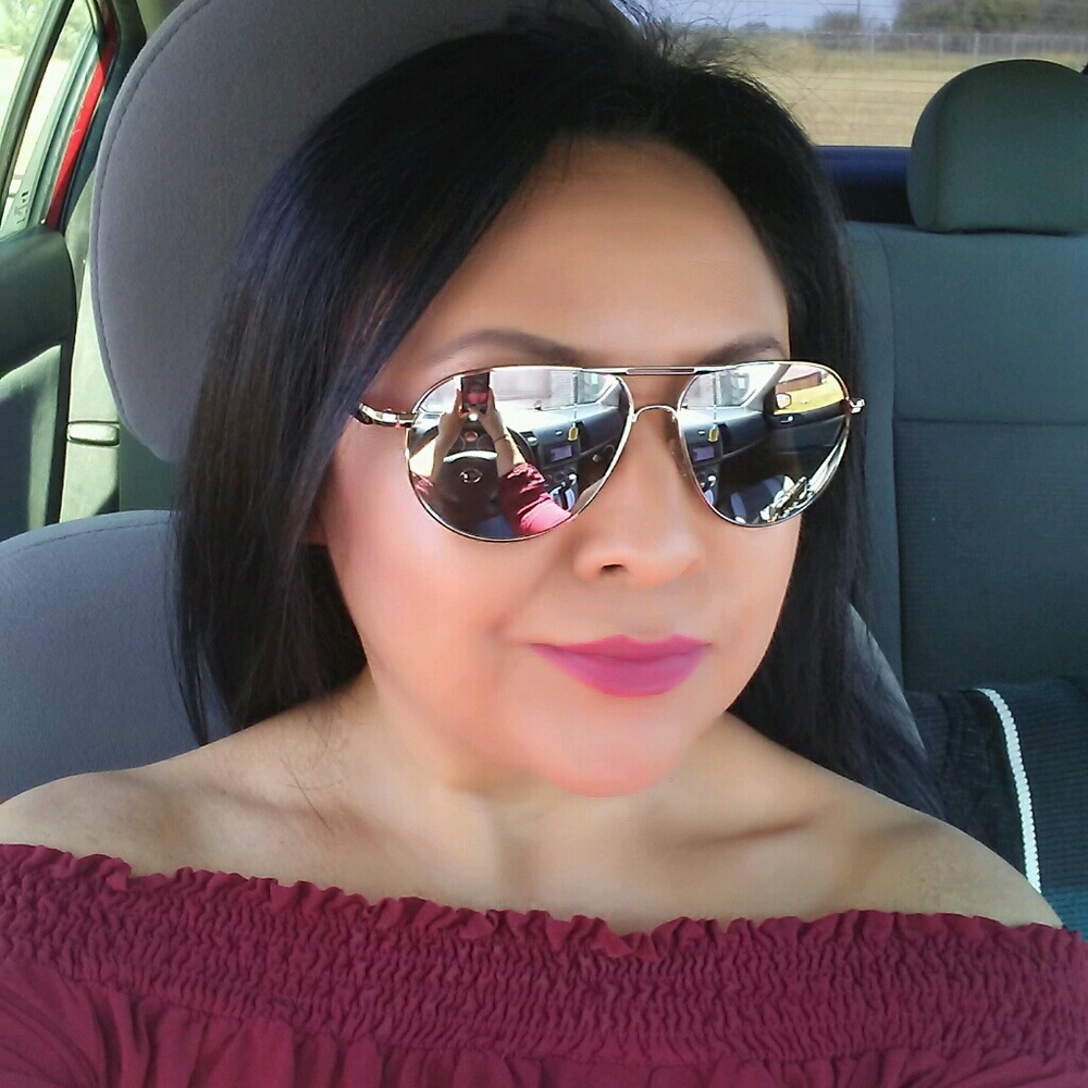 Meet your Posher, Veronica